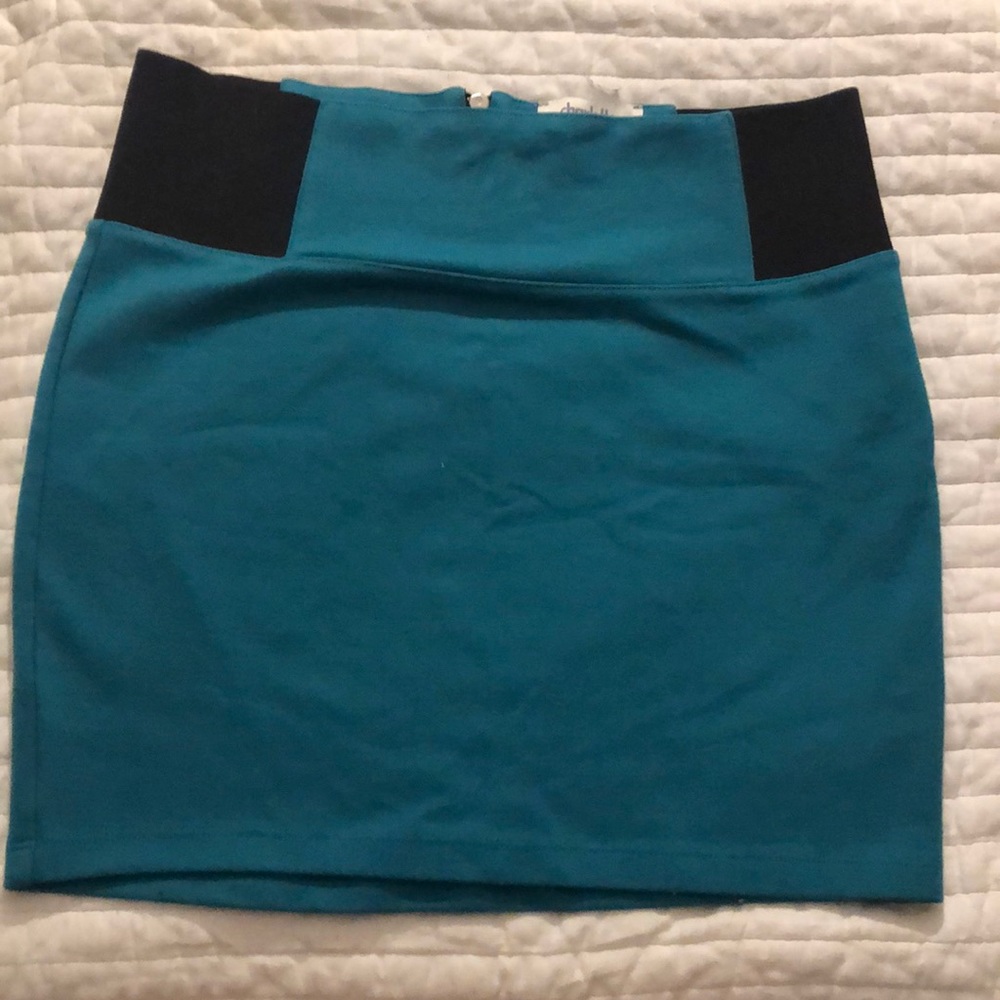 Seafoam green body con skirt